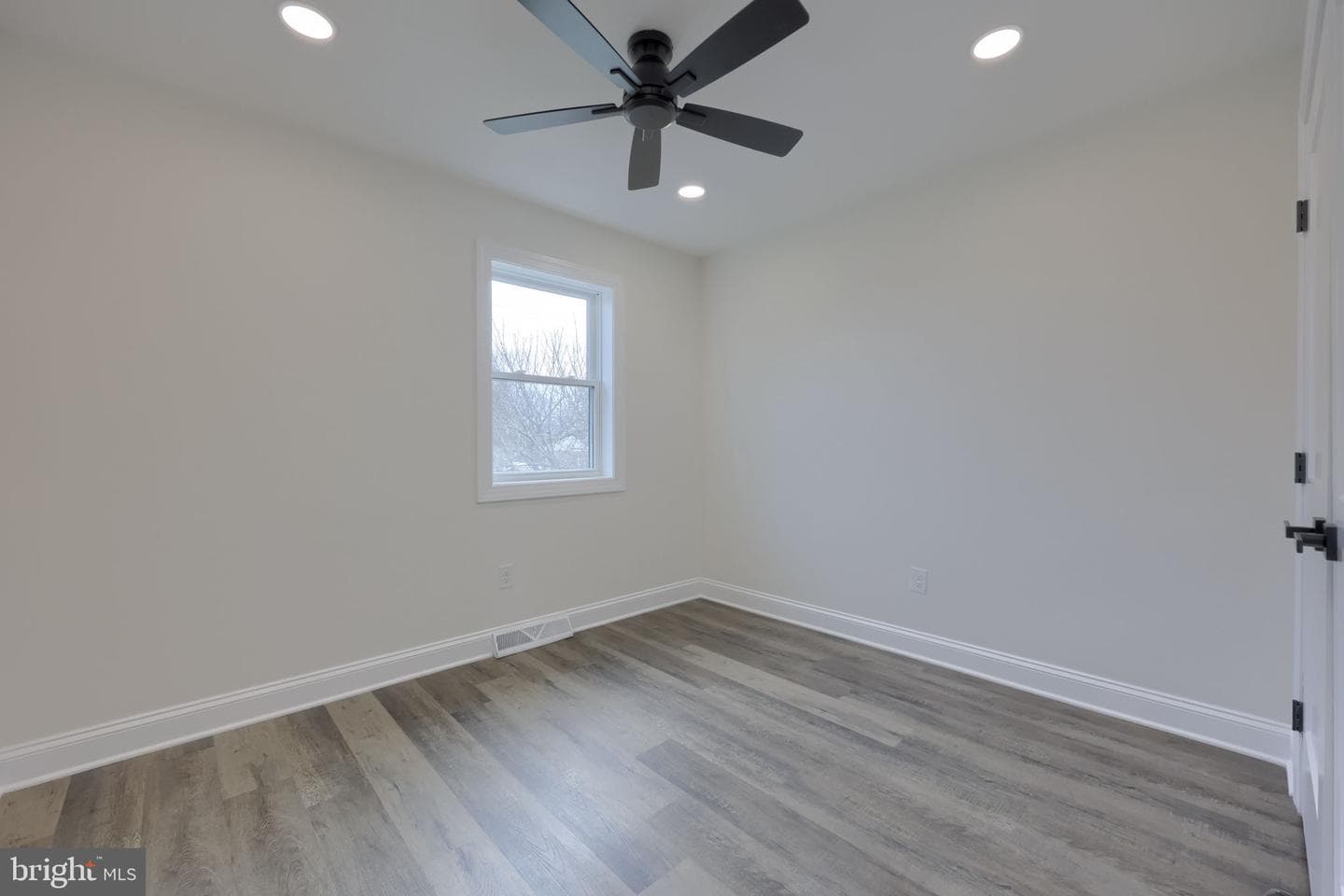 310 Kendale Road photo 27