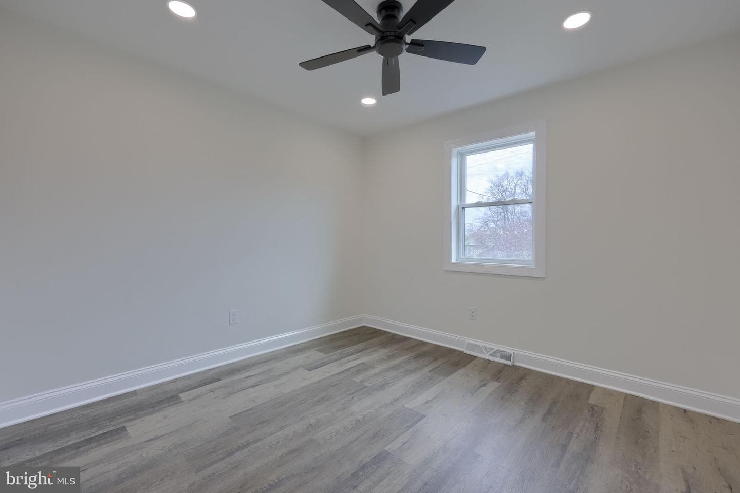 310 Kendale Road photo 28