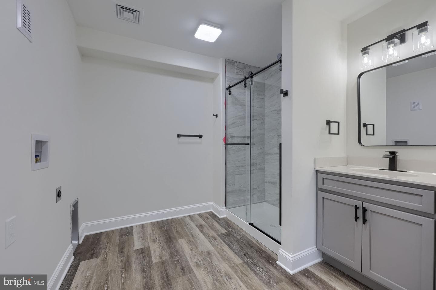 310 Kendale Road photo 29