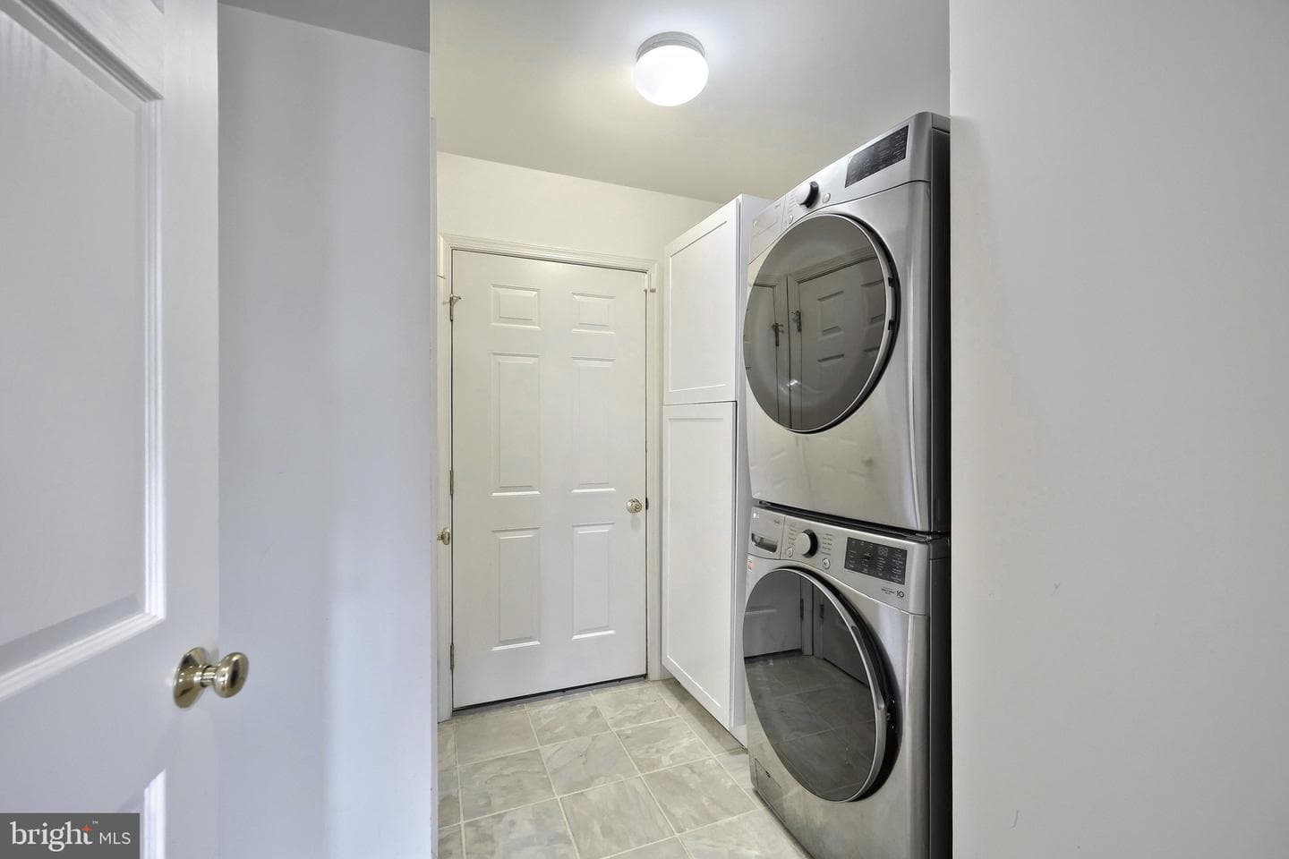 101 Fairfax Dr. photo 29