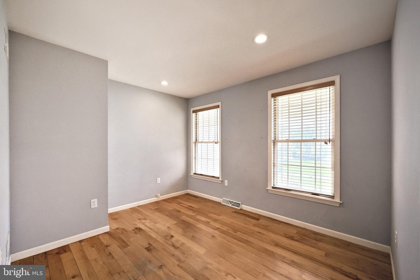 101 Fairfax Dr. photo 35