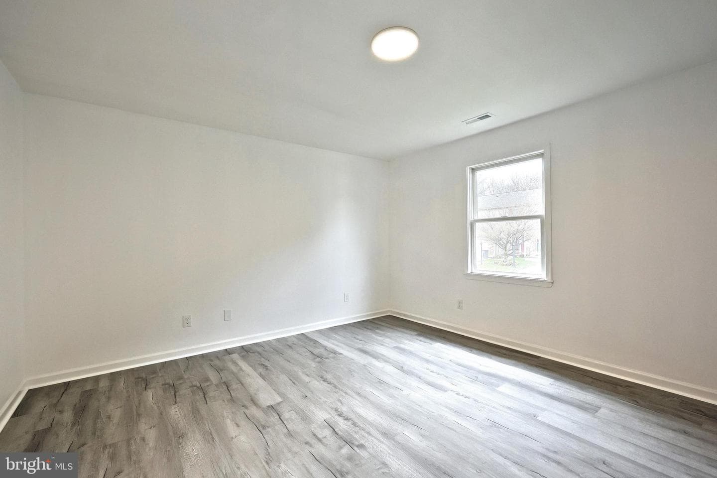 413 Springbrook Court photo 13