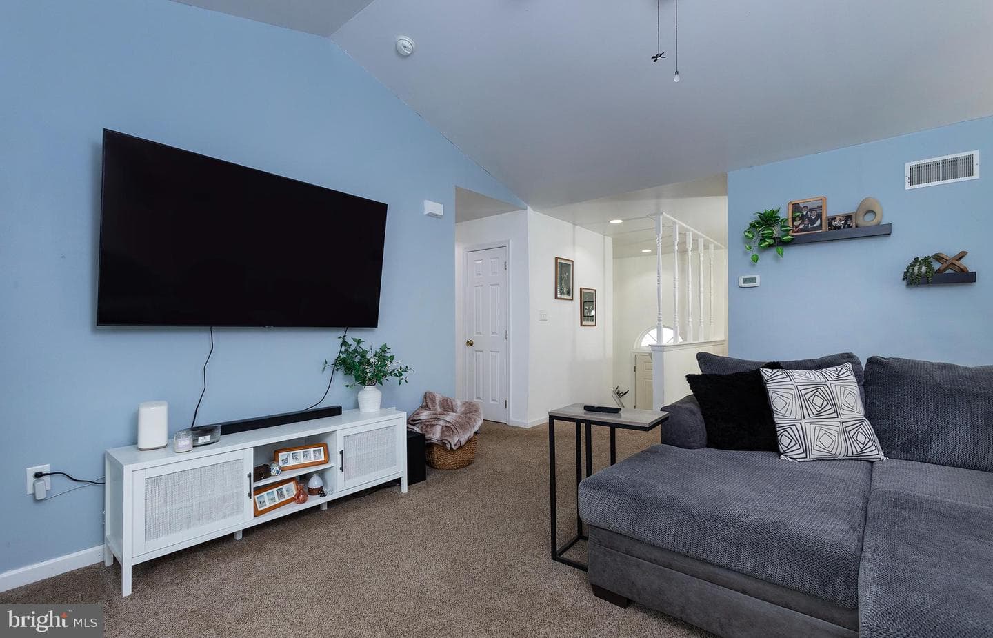 606 Butterfly Circle photo 12