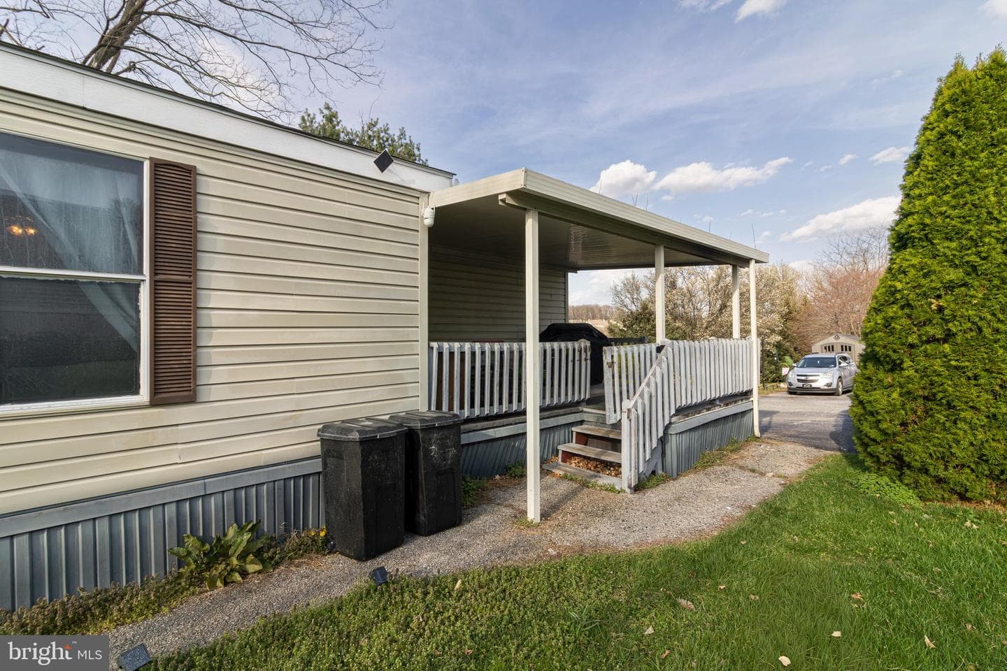 743 Shawna Ave photo 3