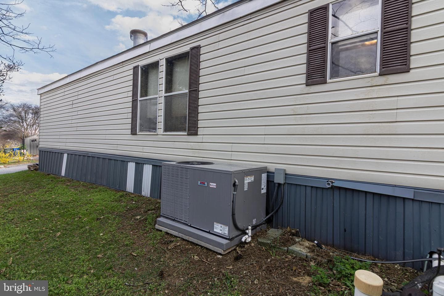 743 Shawna Ave photo 6