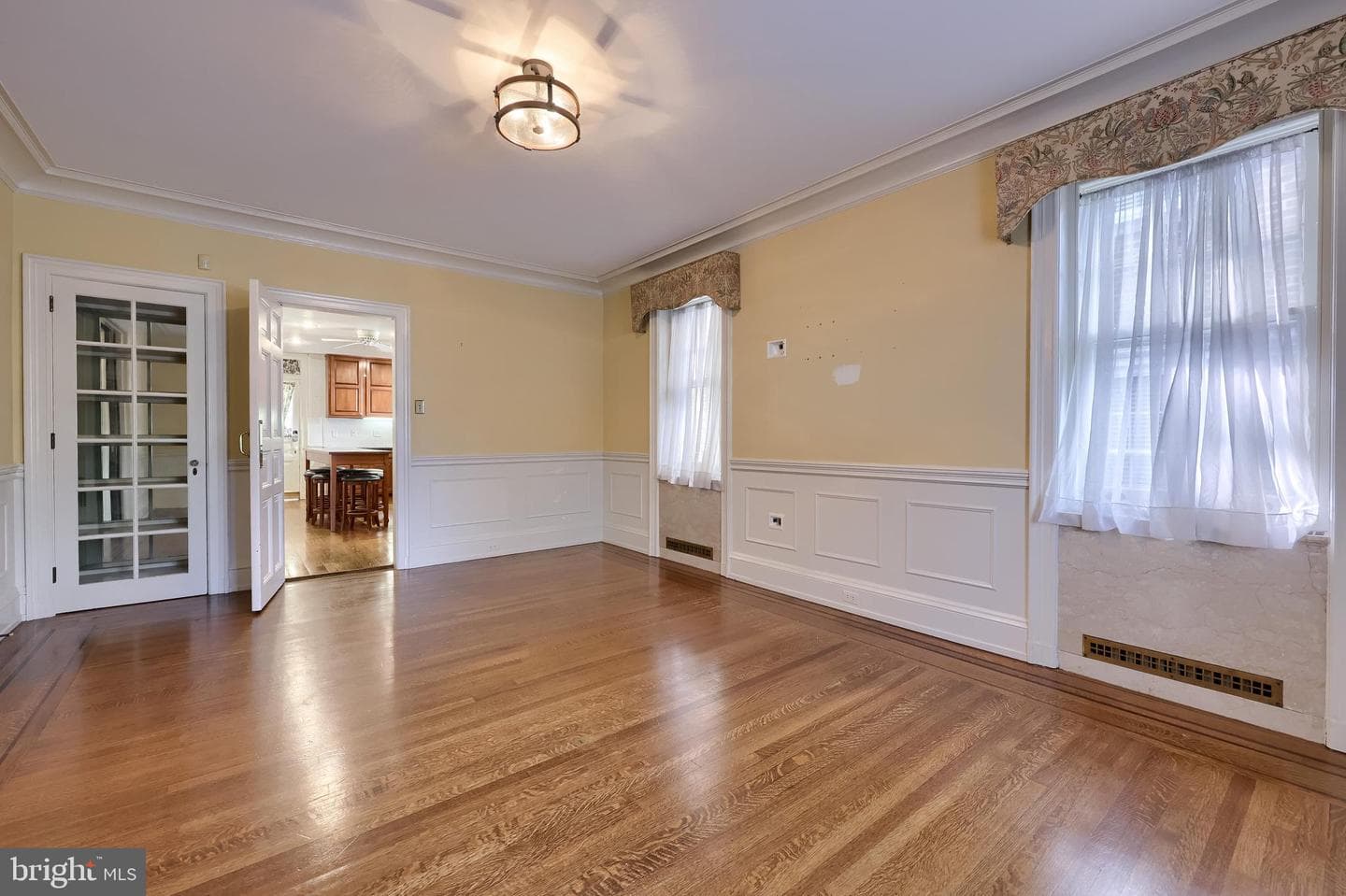 146 E Springettsbury Avenue photo 14