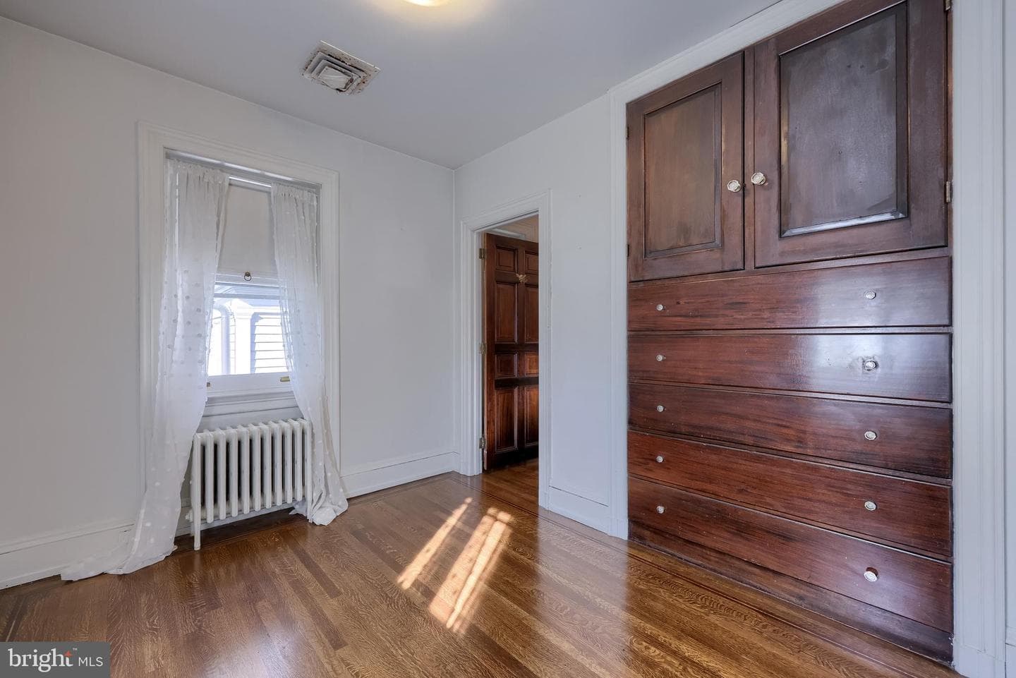 146 E Springettsbury Avenue photo 30