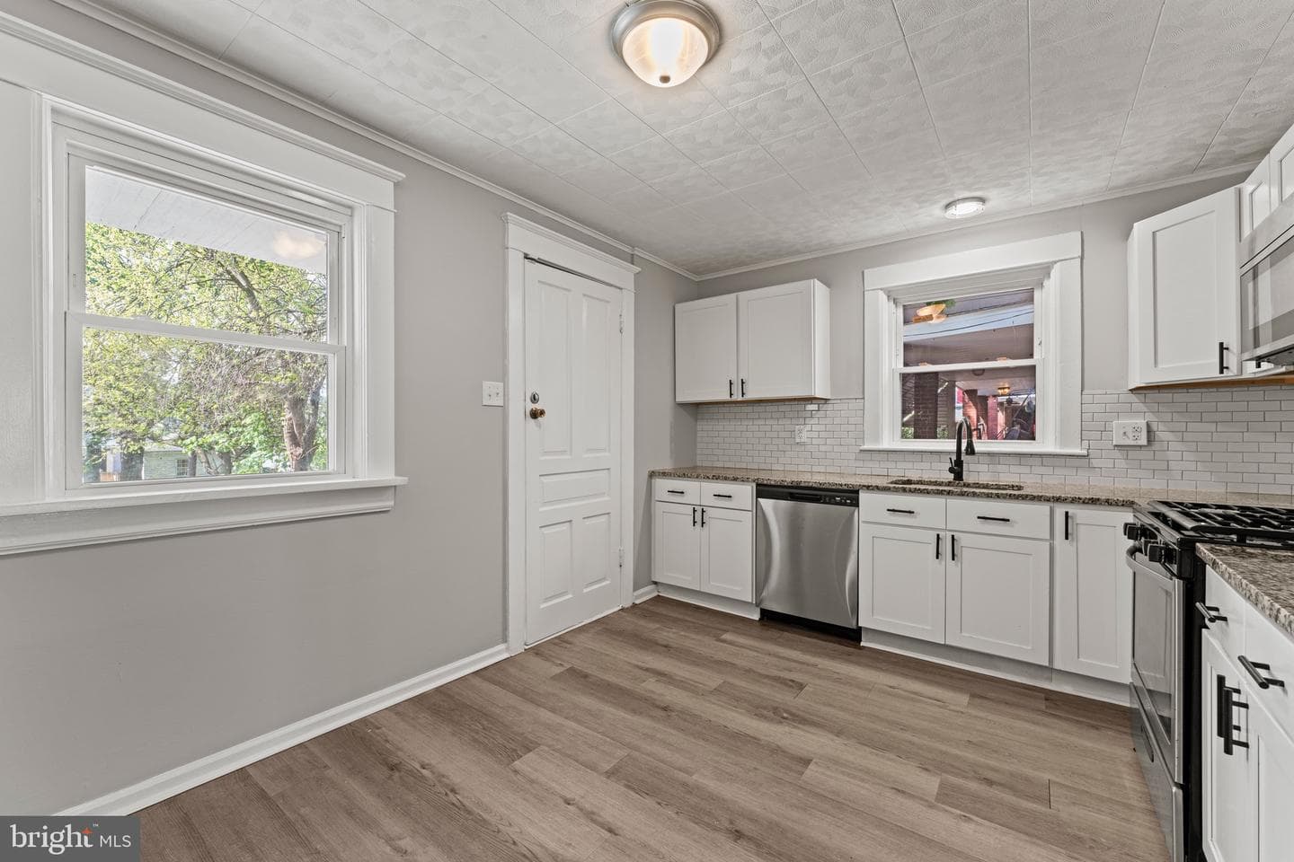 1514 W Philadelphia Street photo 10