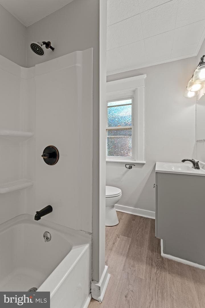 1514 W Philadelphia Street photo 20
