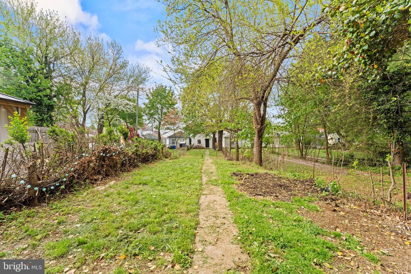 1514 W Philadelphia Street photo 28