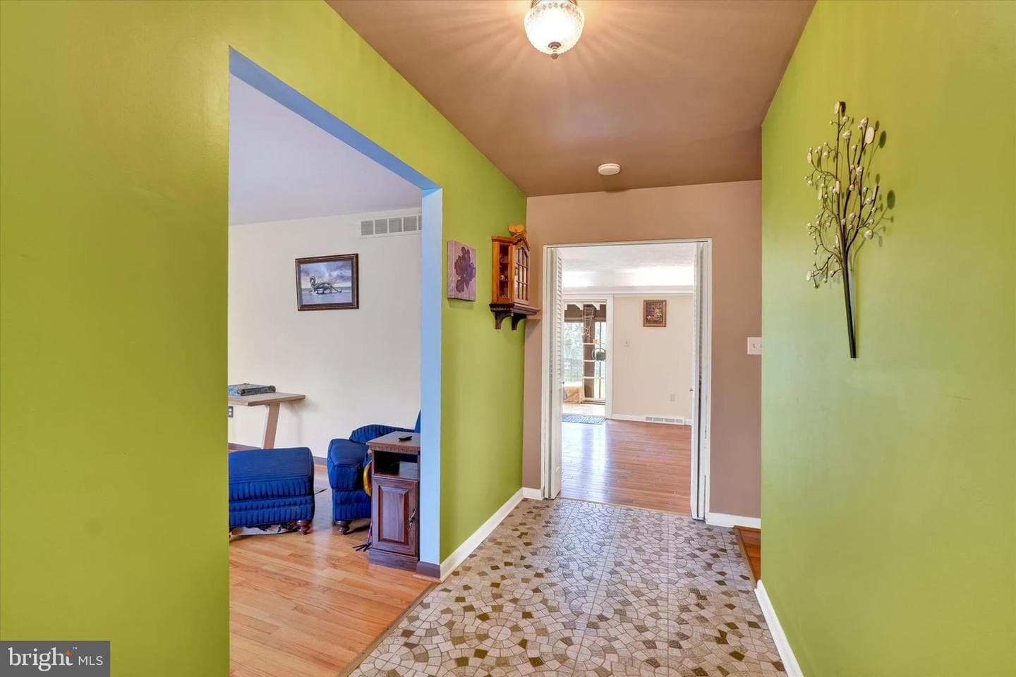 5 Marlborough Drive photo 4