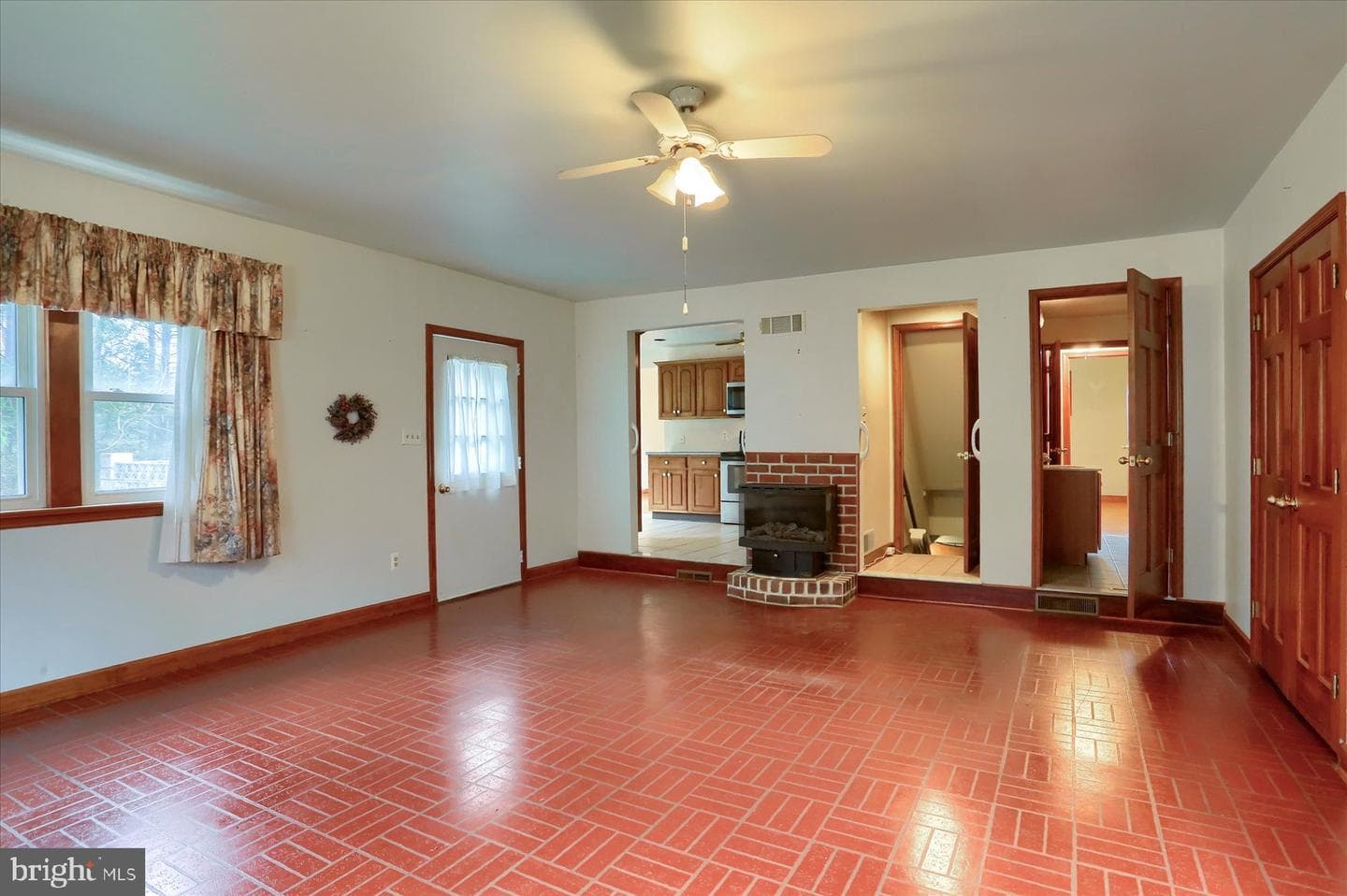 98 Pine Street photo 14