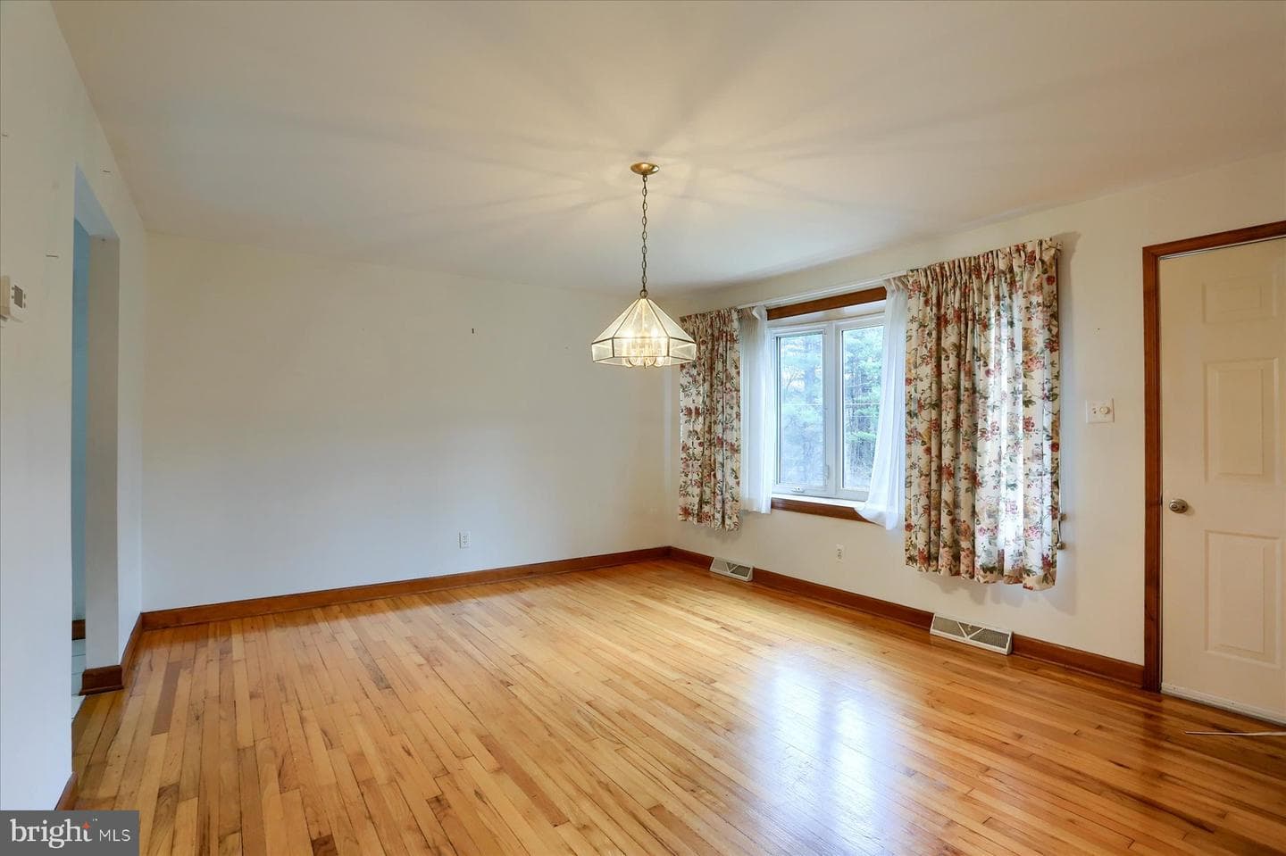 98 Pine Street photo 6