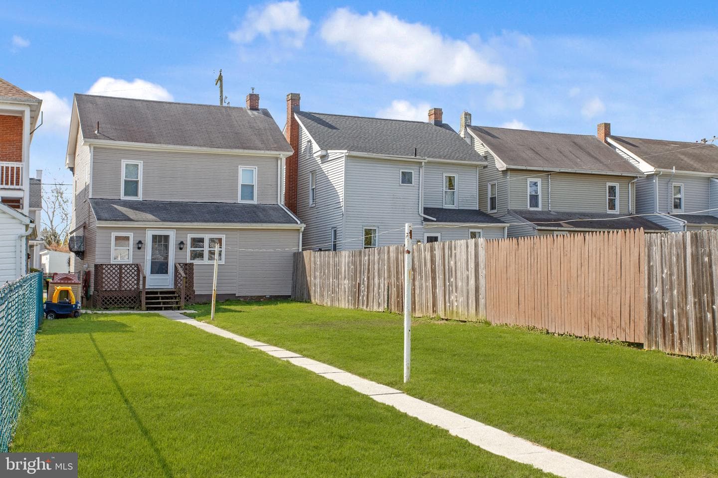 14 Fair Avenue photo 2