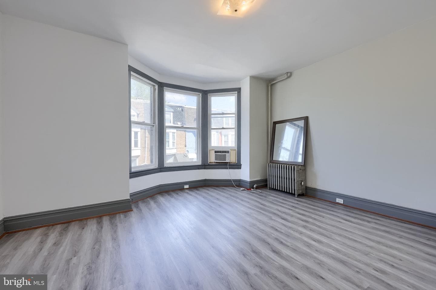 702 York Street photo 32