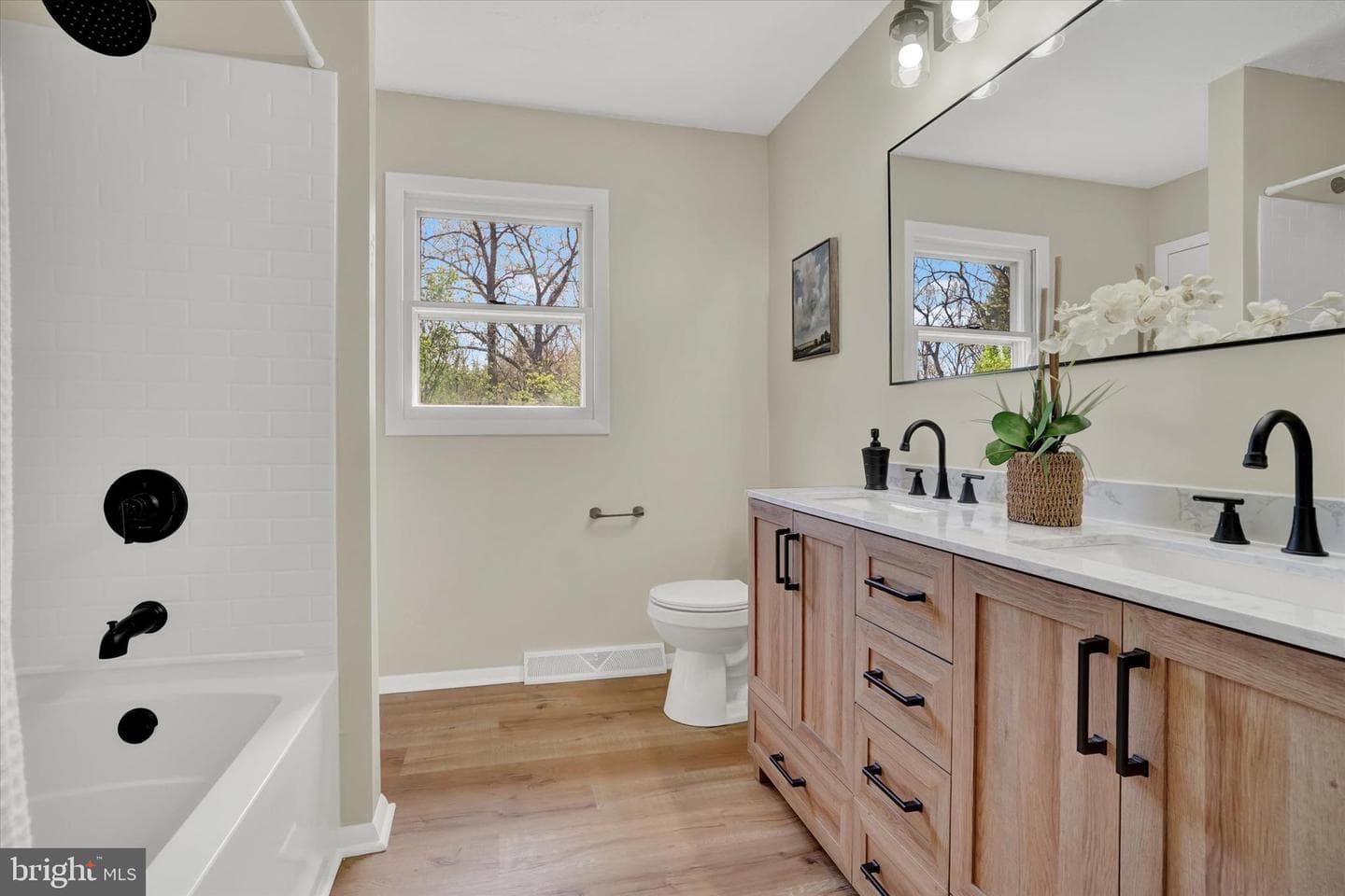 2700 Thornbridge Road E photo 7