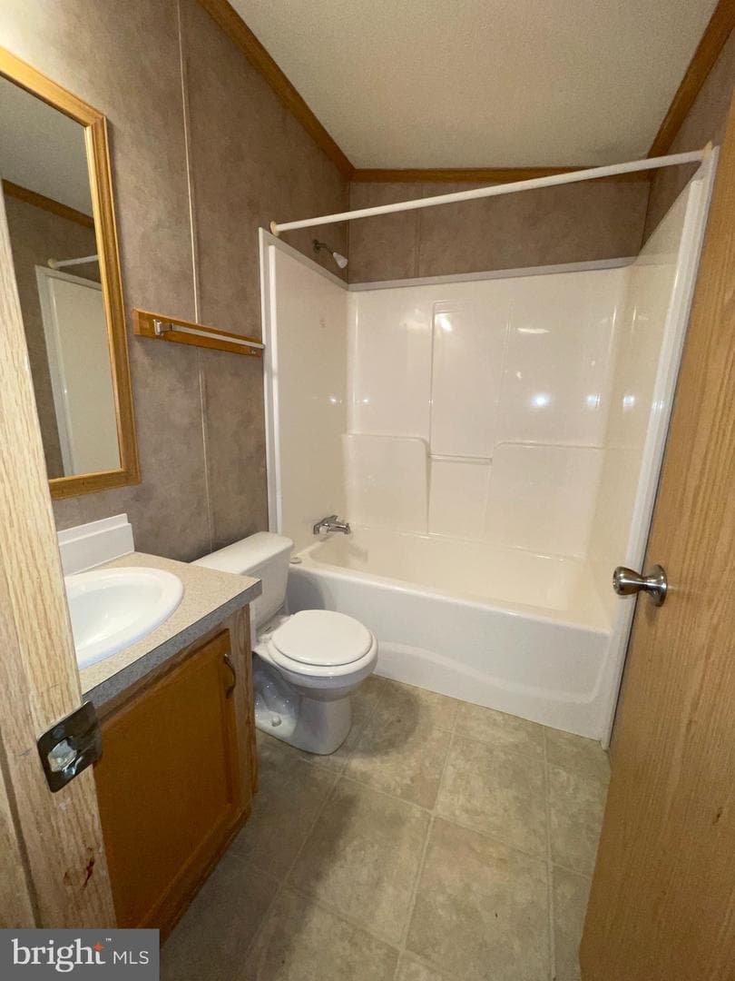 116 Seneca Avenue photo 8
