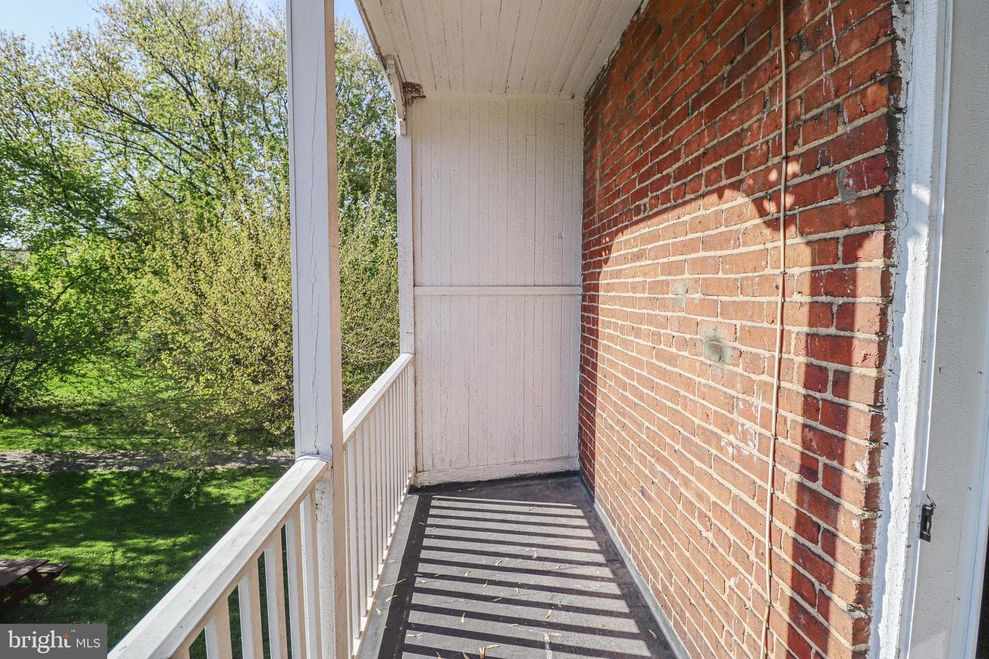 546 Smith Street photo 20