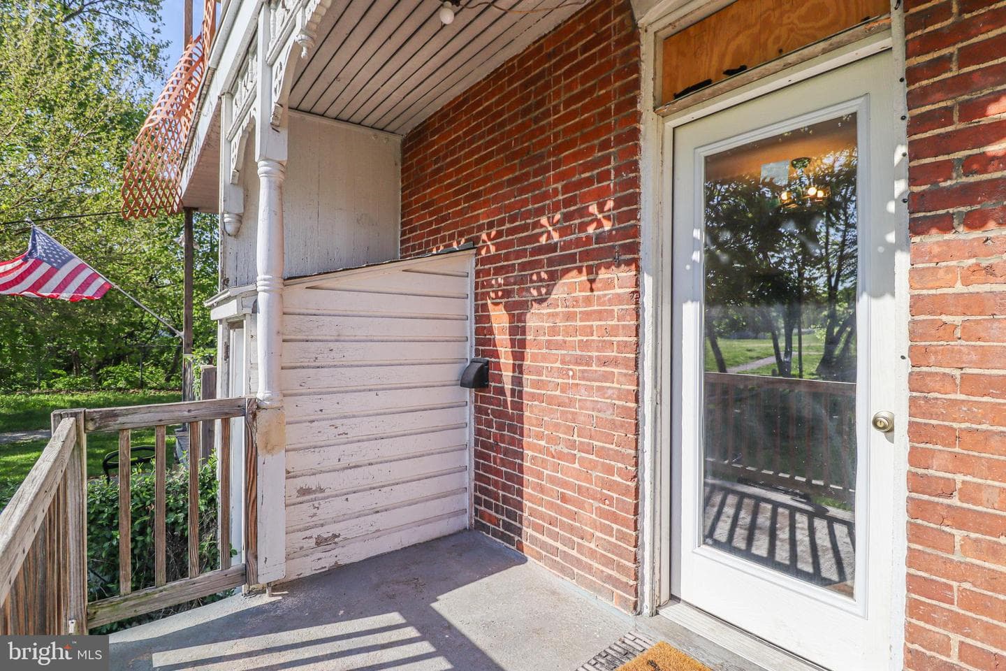 546 Smith Street photo 33