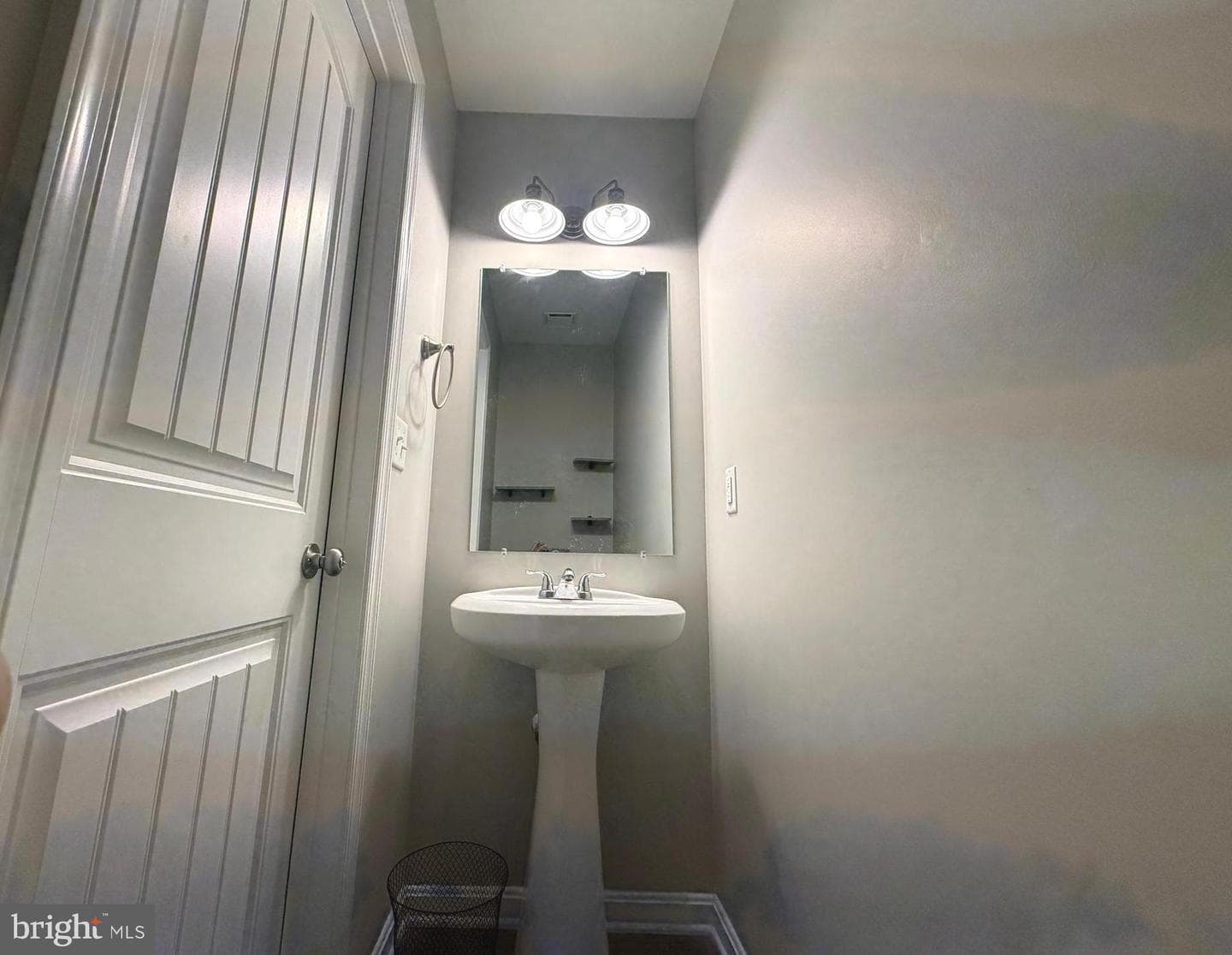 522 Charles Avenue photo 7