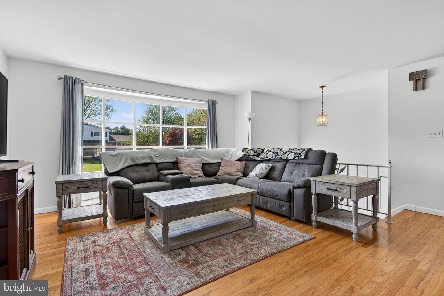 425 Cortleigh photo 5