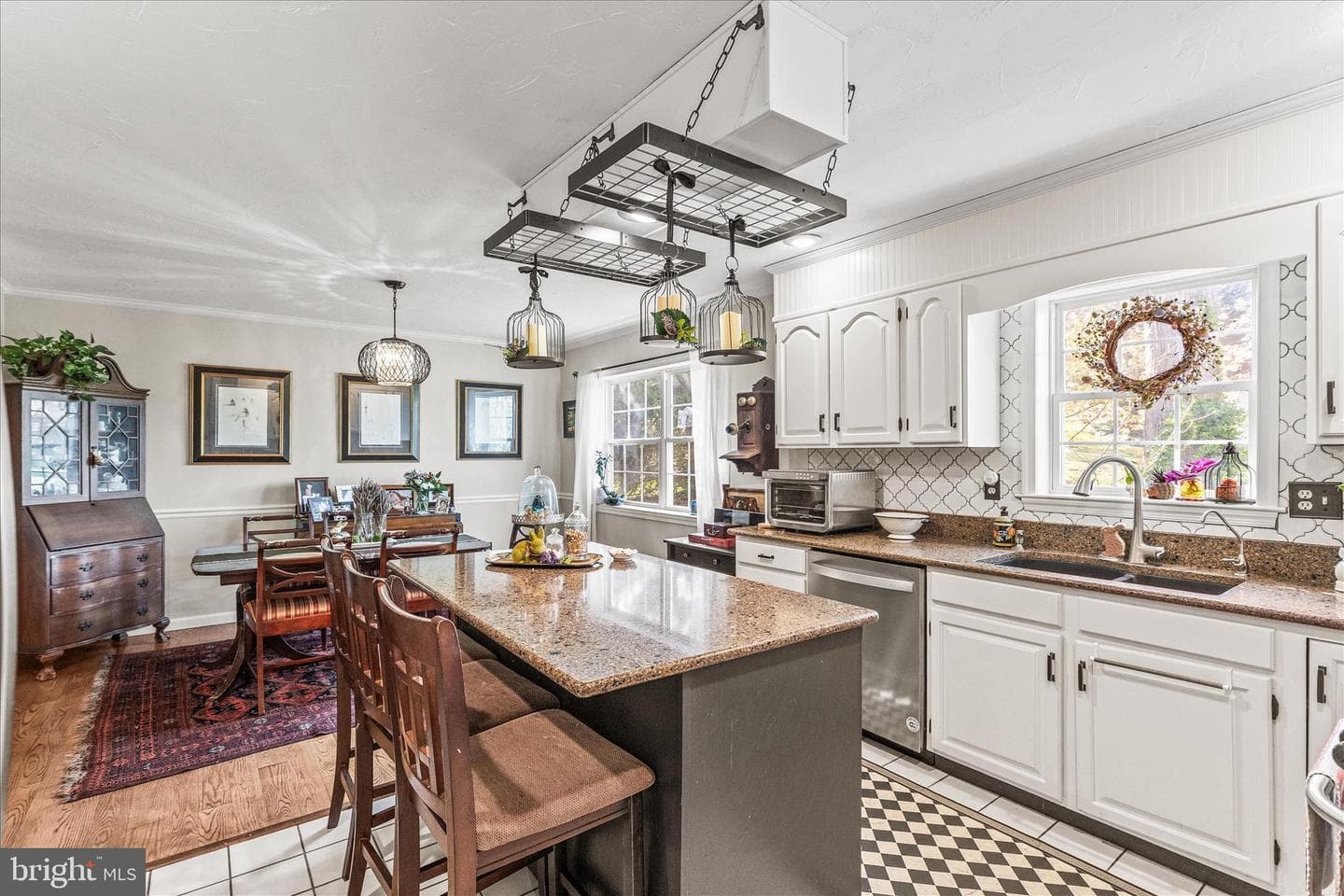 10 Amanda Avenue photo 15
