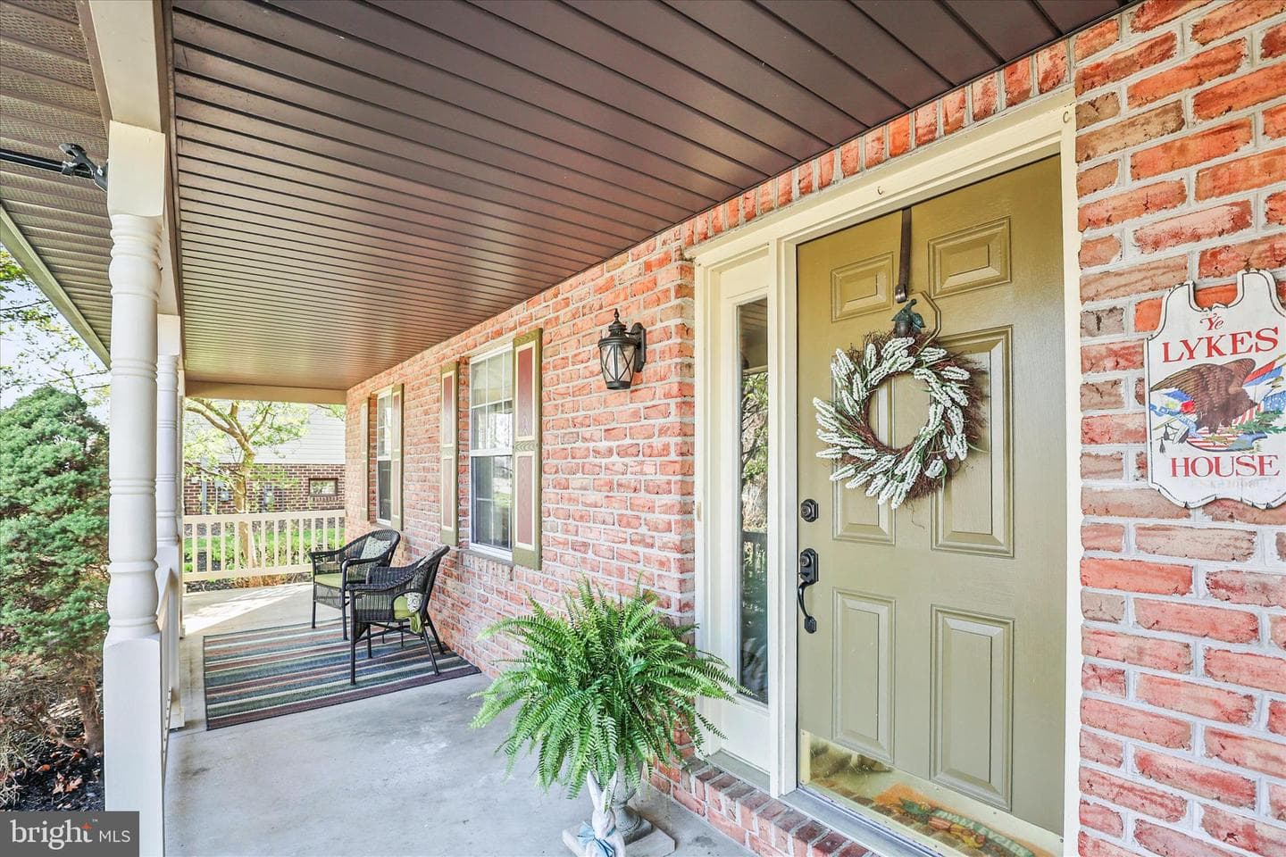 10 Amanda Avenue photo 2