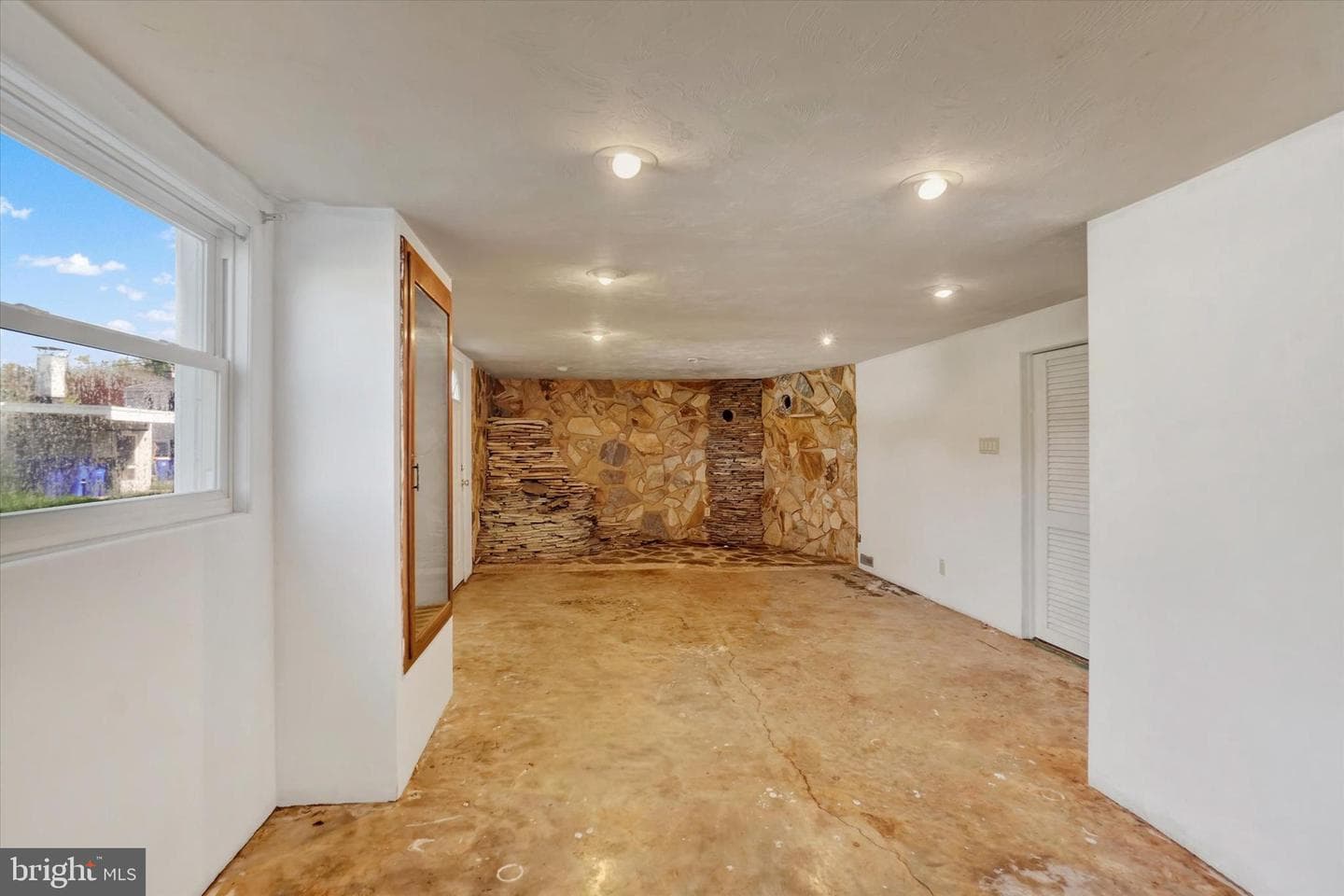 2081 Park Street photo 20