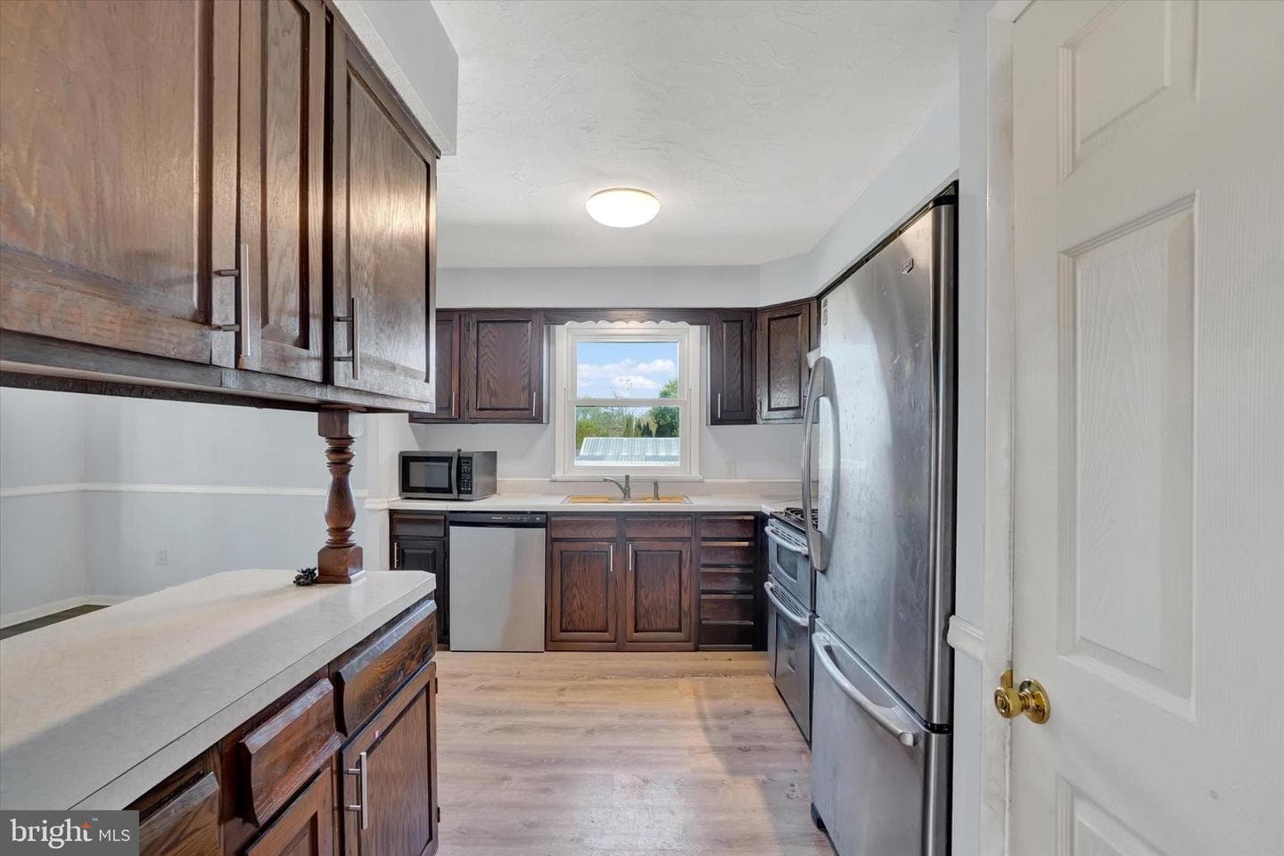 2081 Park Street photo 9