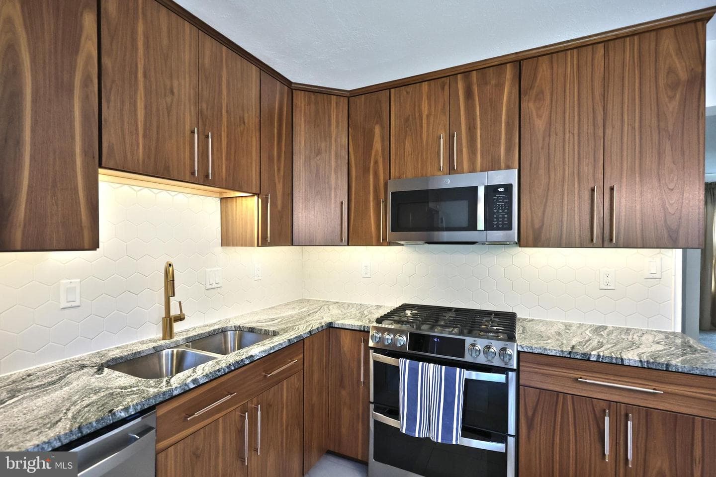 204 Country Ridge Drive photo 13