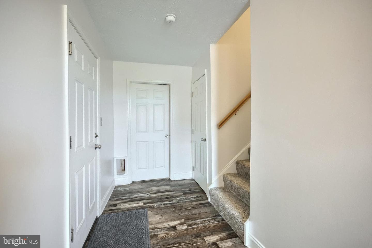 204 Country Ridge Drive photo 5