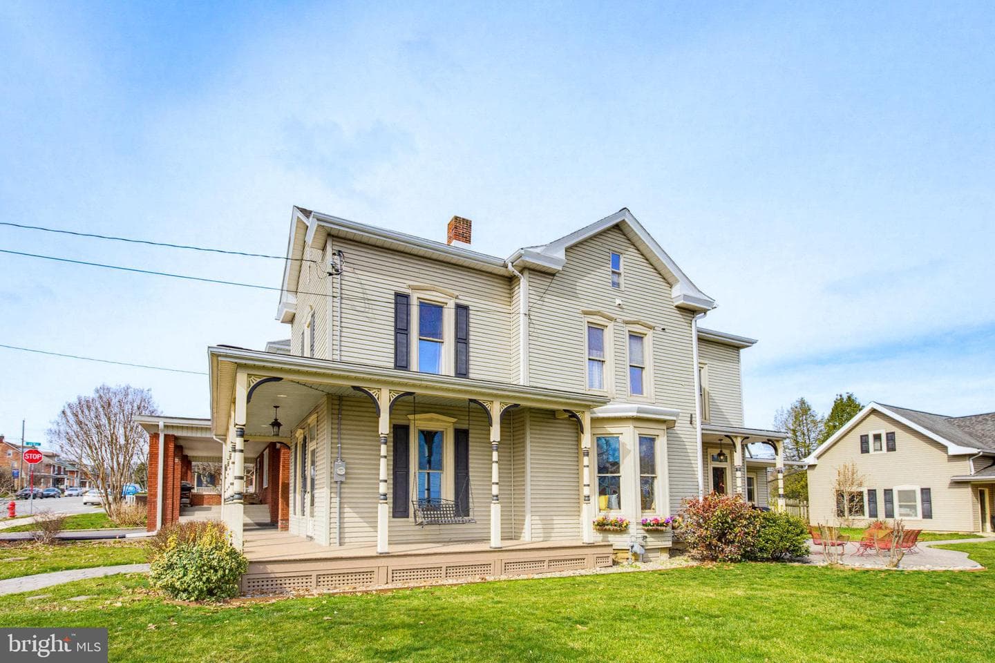 514 Locust Street photo 3