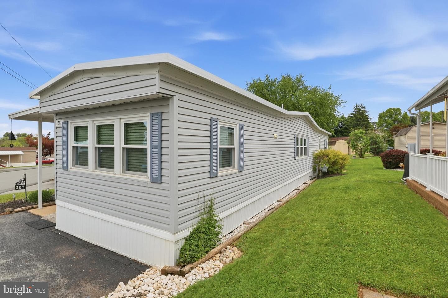 307 Blue Jay Drive photo 22