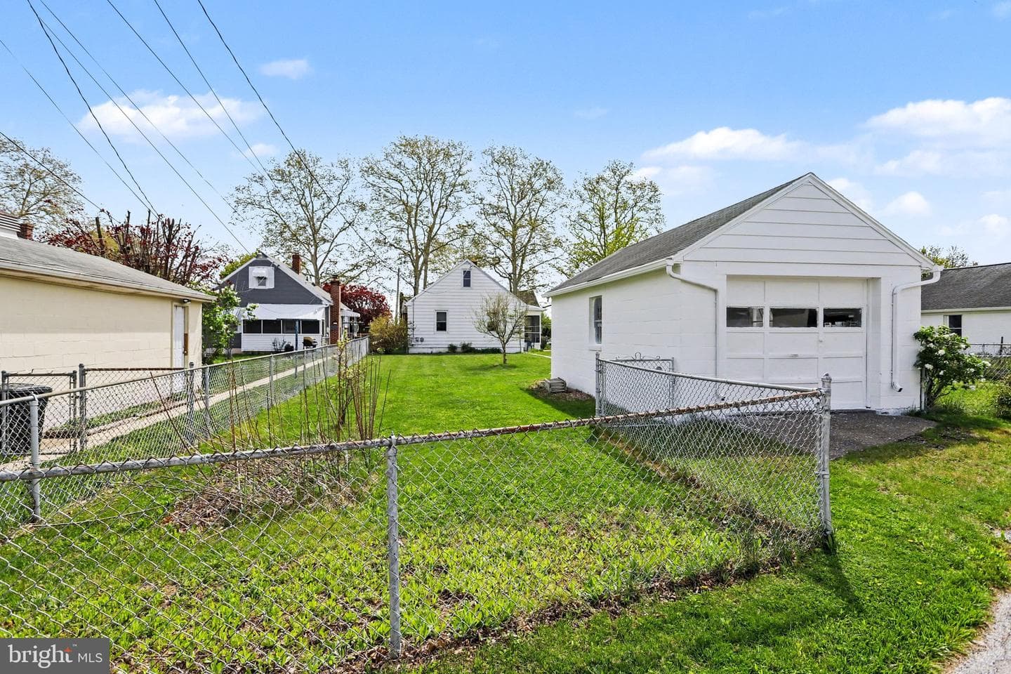 932 E Walnut Street photo 25