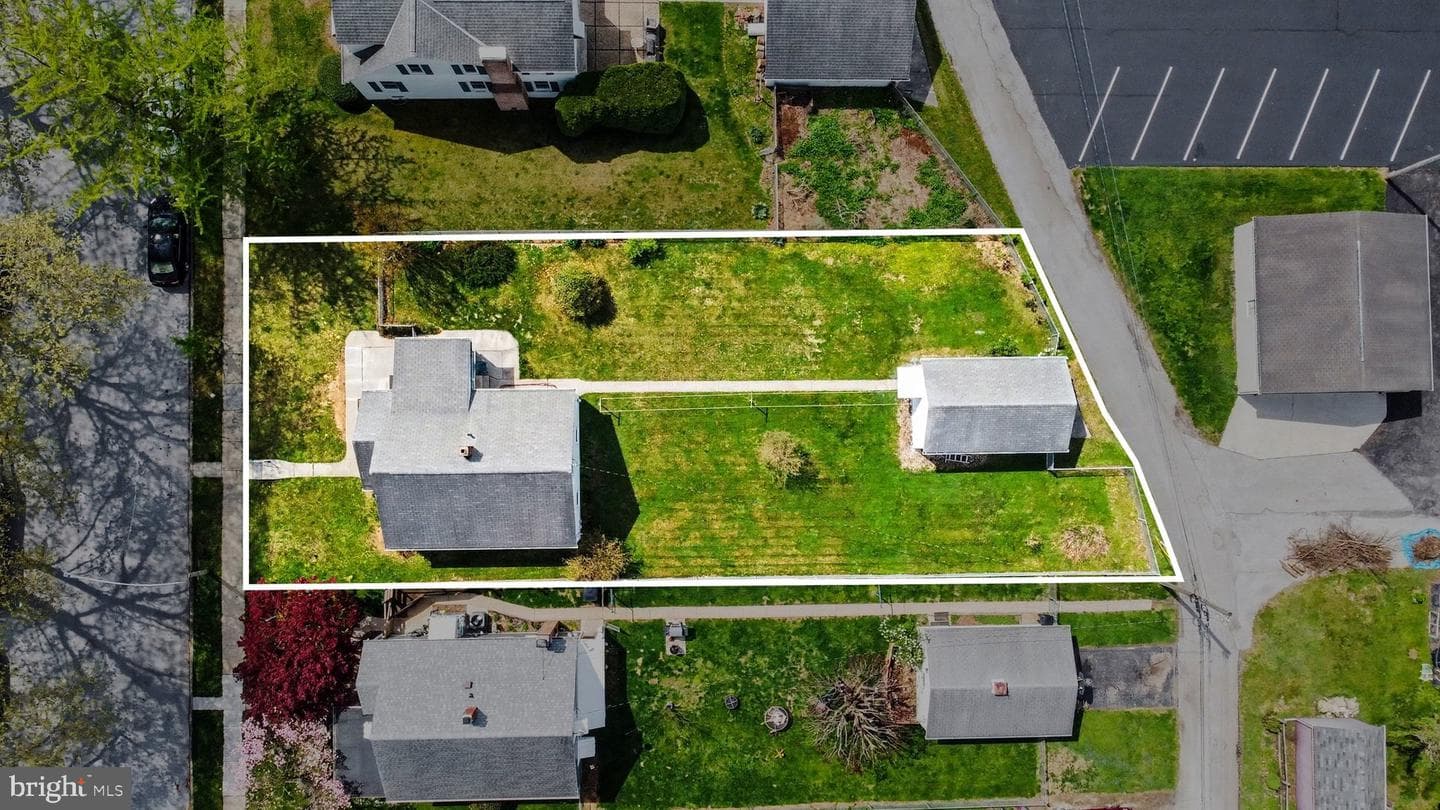 932 E Walnut Street photo 37
