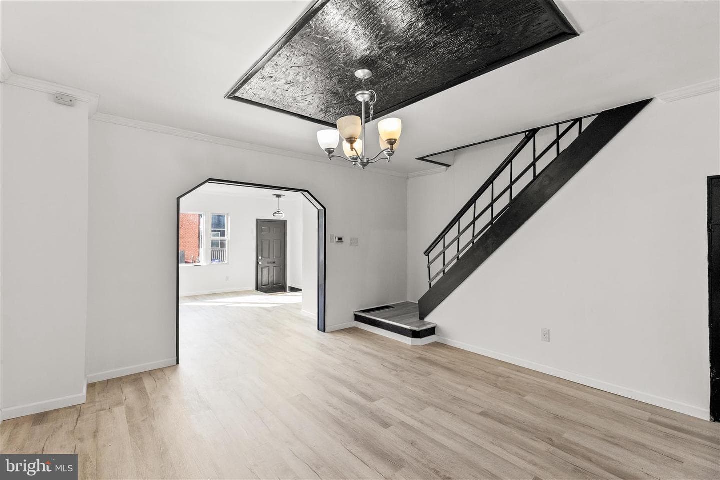 637 W College Avenue photo 8