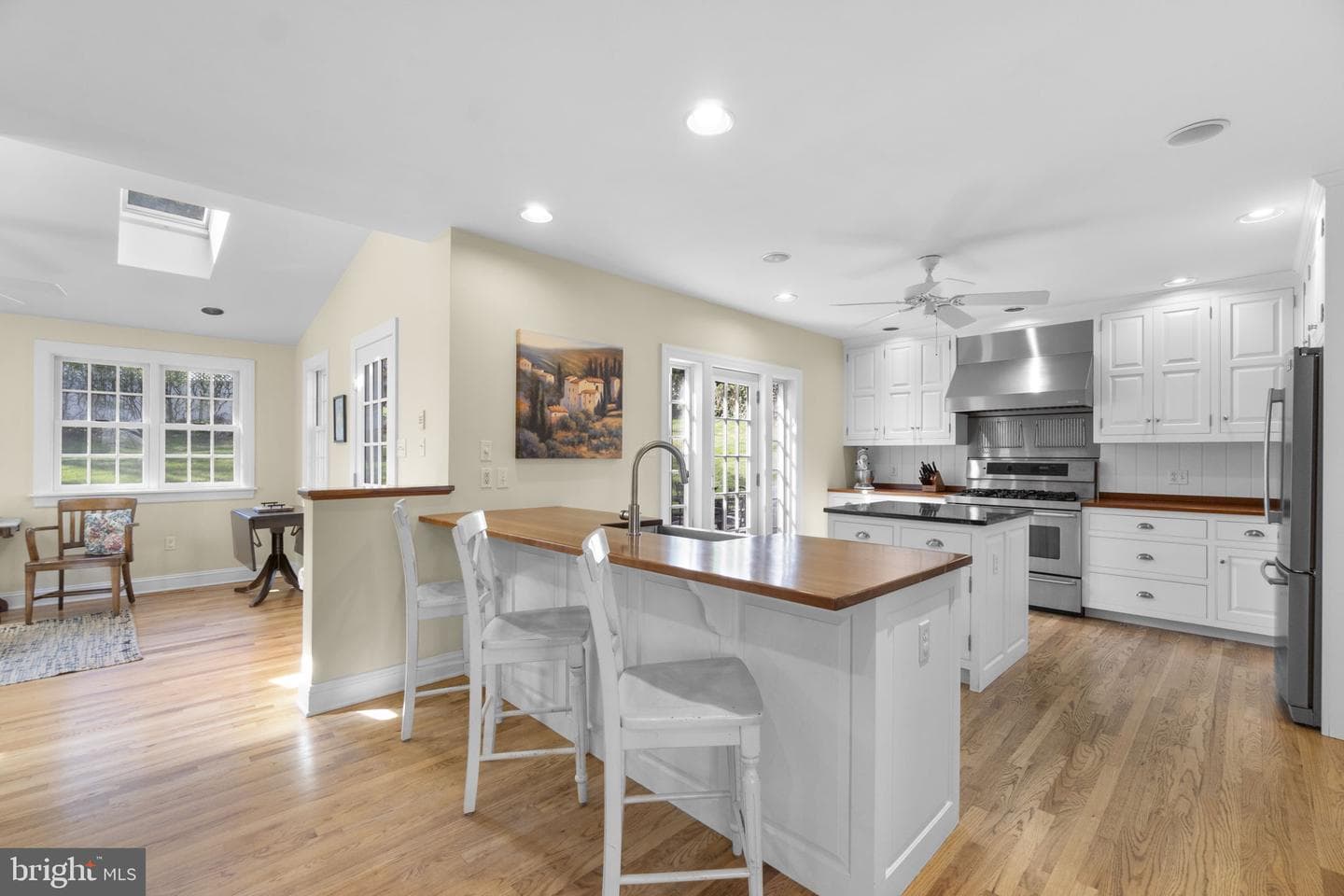 100 Edgewood Drive photo 8