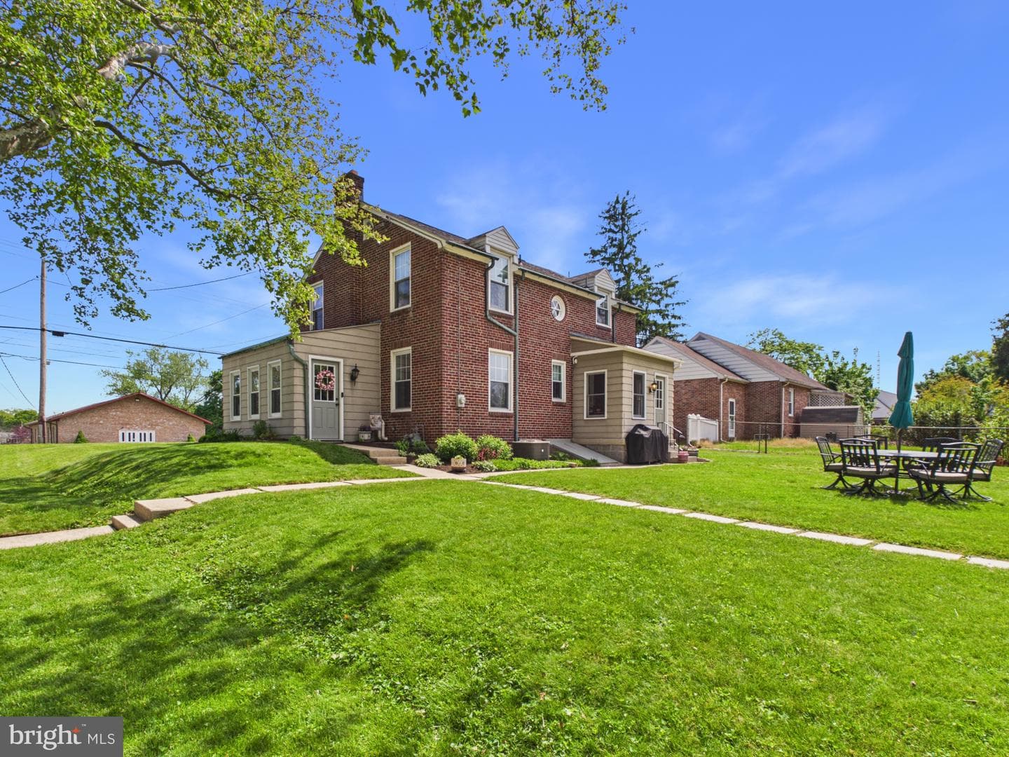 2301 Sunset Lane photo 3