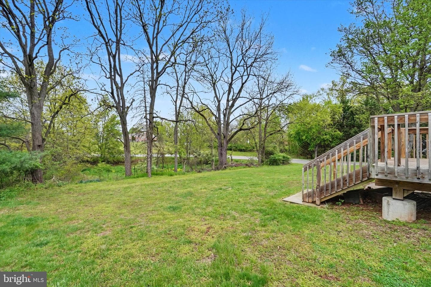 2401 Emerald Avenue photo 24