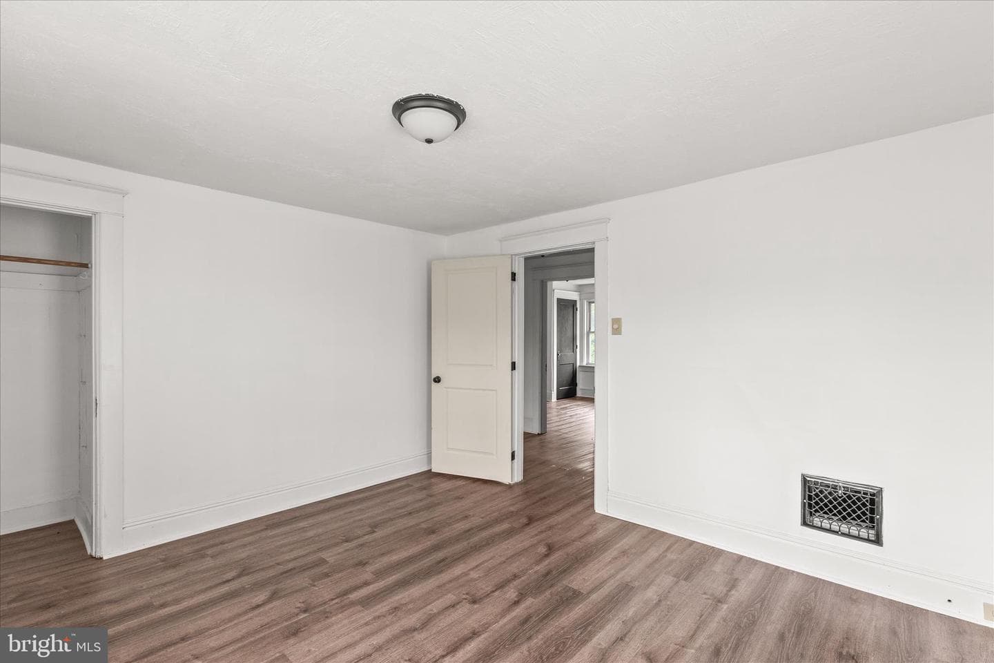 44 N Clinton Street photo 22
