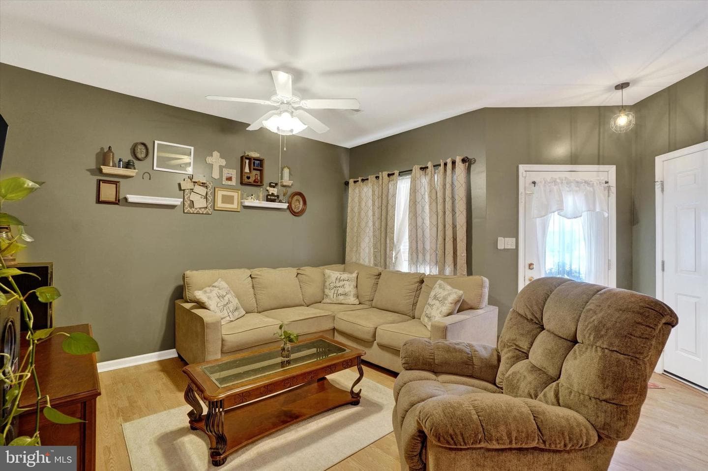 1868 Deerfield Drive photo 4
