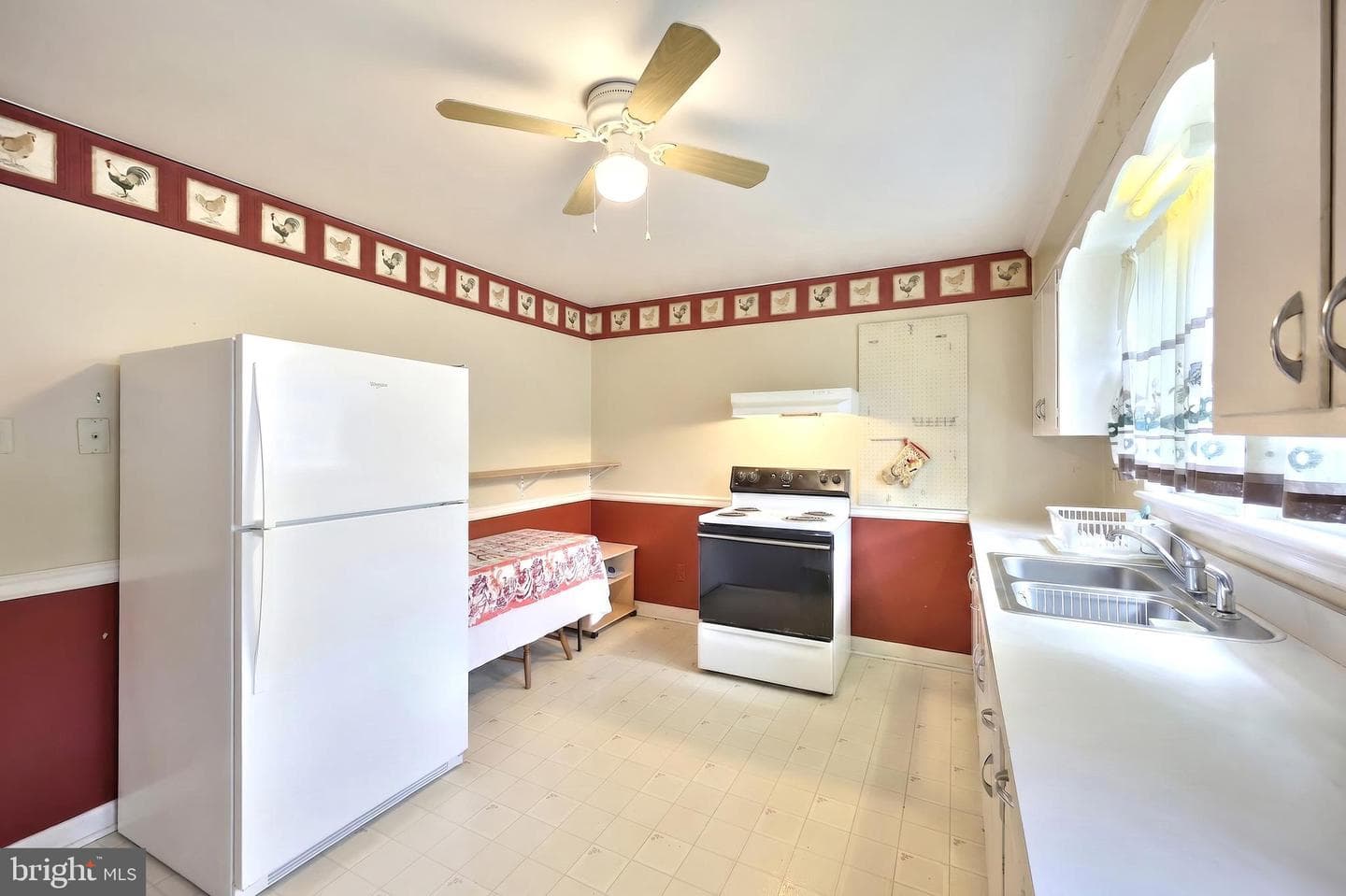 403 E Maple Street photo 10