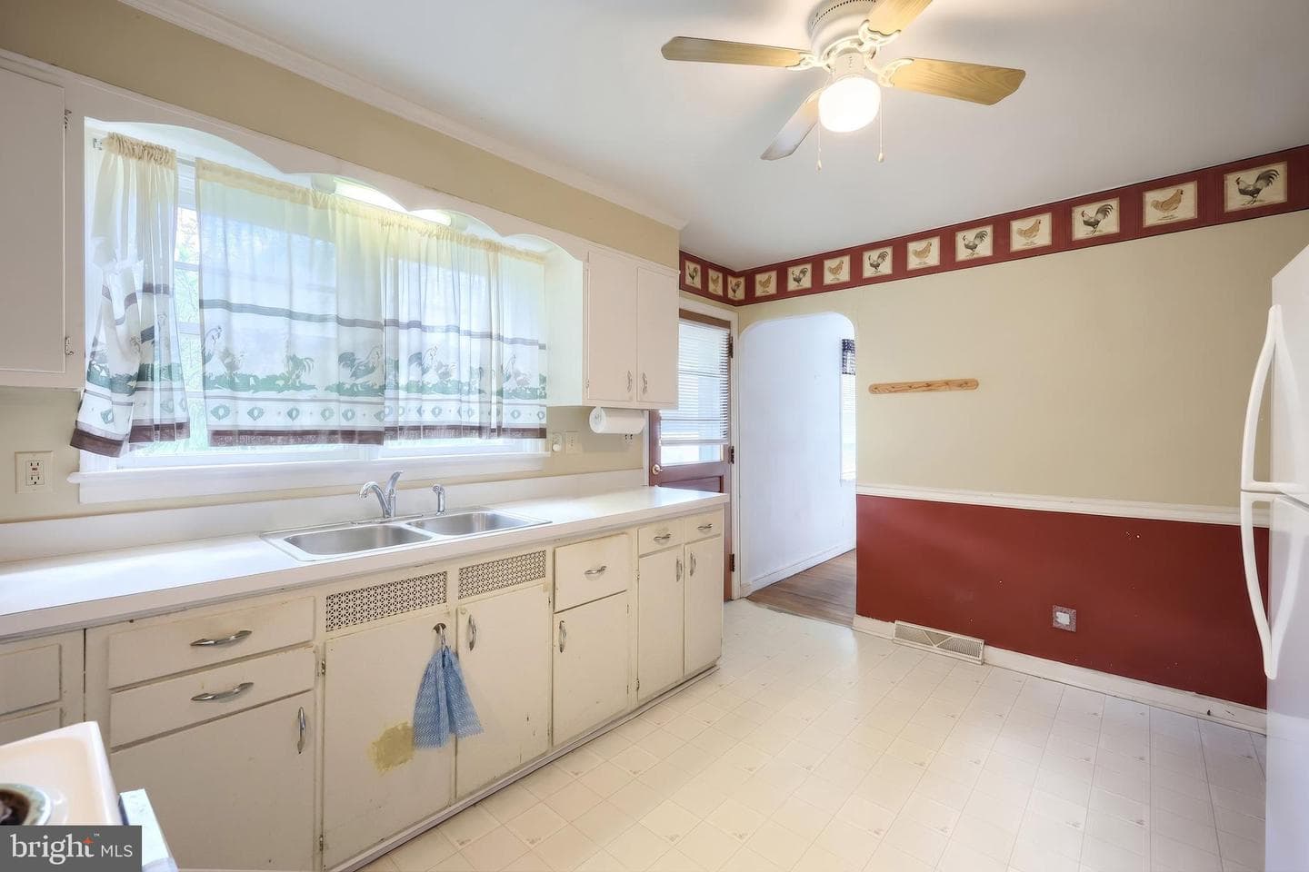 403 E Maple Street photo 12