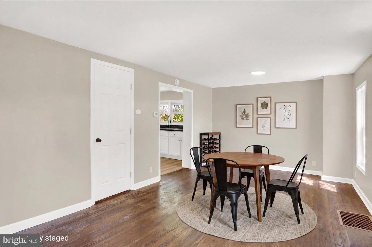 15 Pear Avenue photo 12