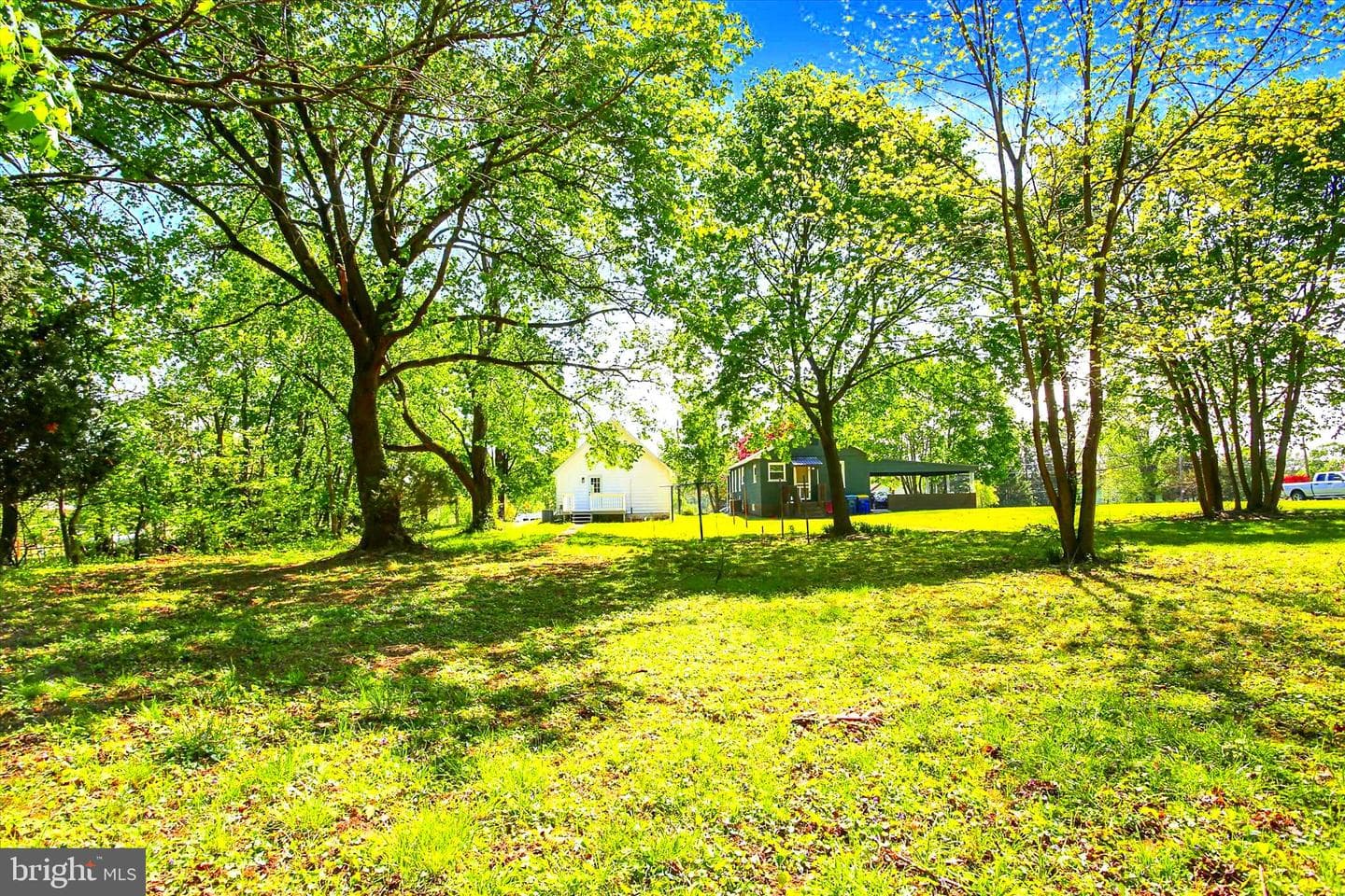 15 Pear Avenue photo 37