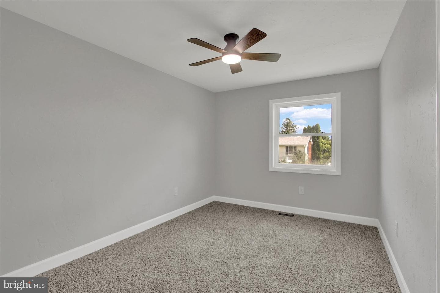 230 Canary Circle photo 12