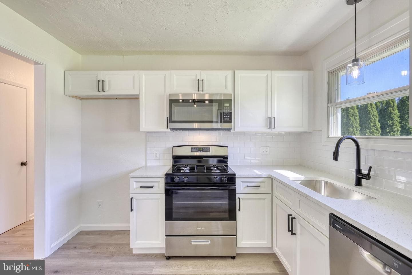 439 N Lombard Street photo 23