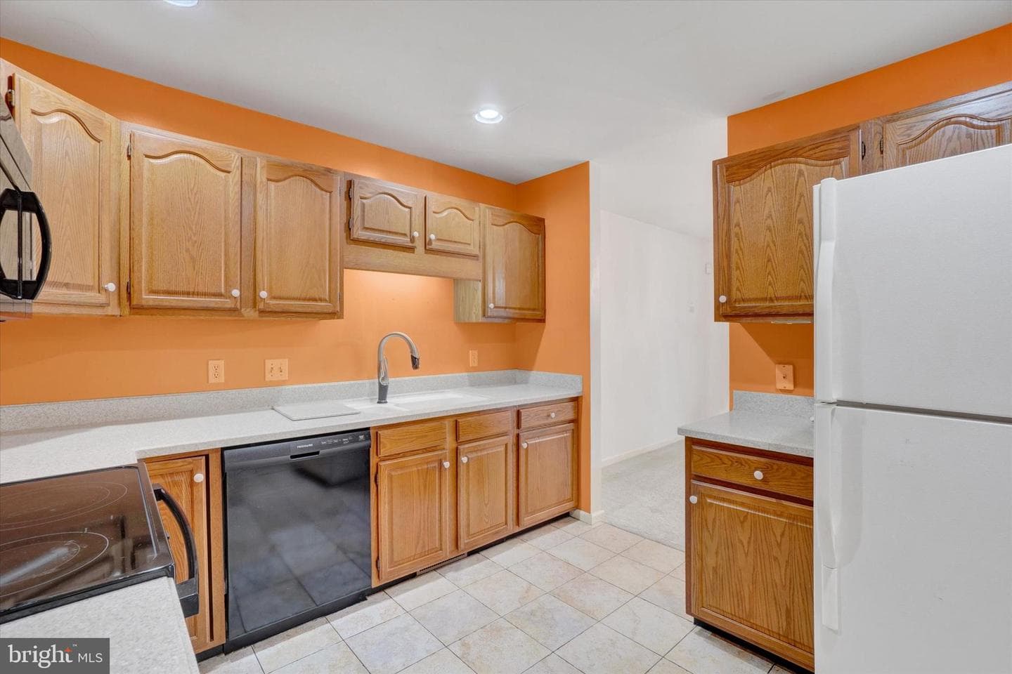 56 Jean Lo Way photo 13