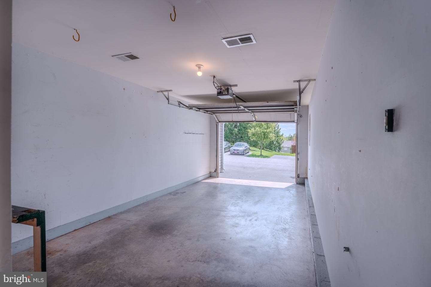 305 Stonegate Road photo 34