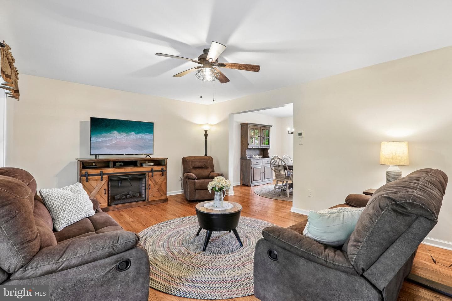 440 Valley View Drive photo 9